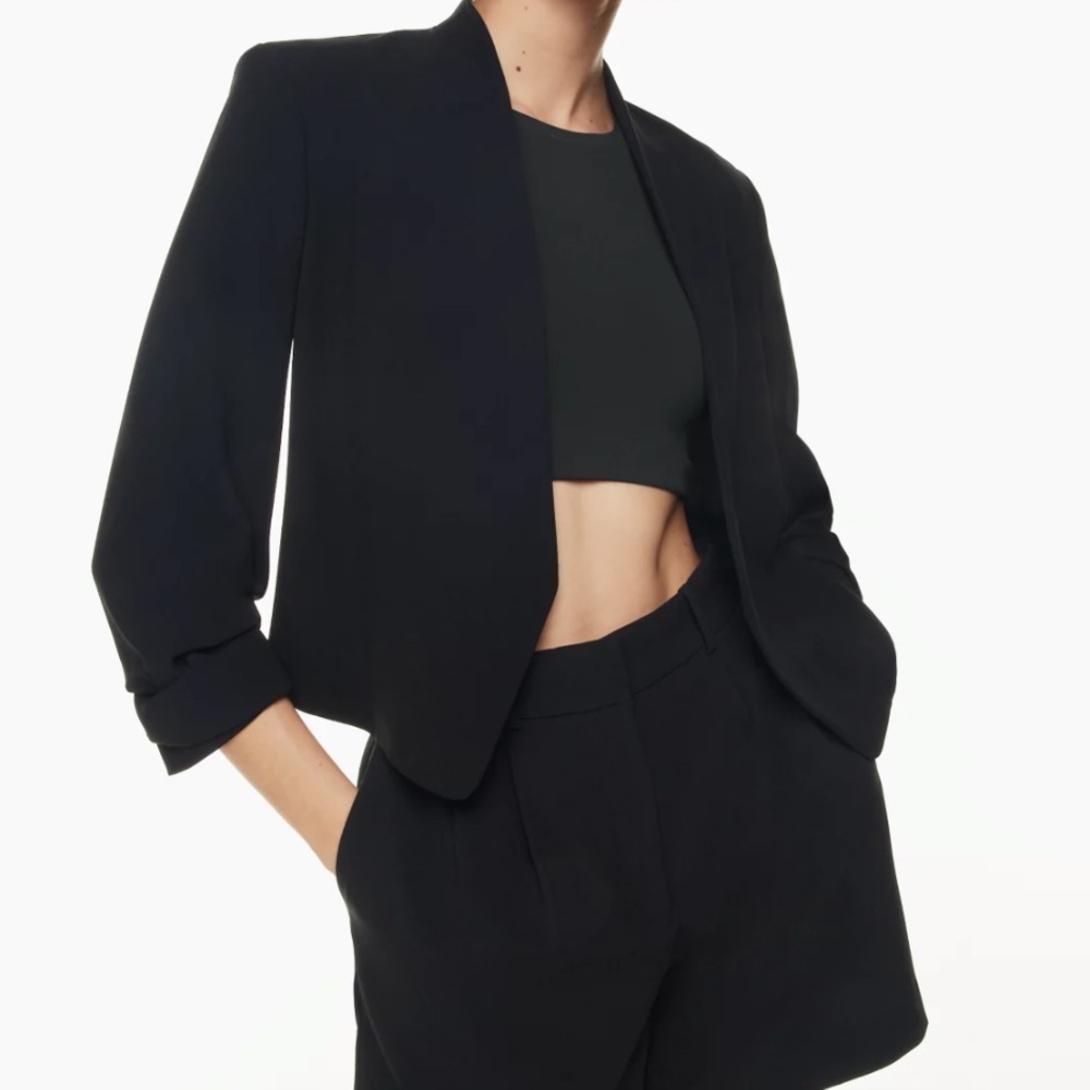 Aritzia babaton black power blazer size 6